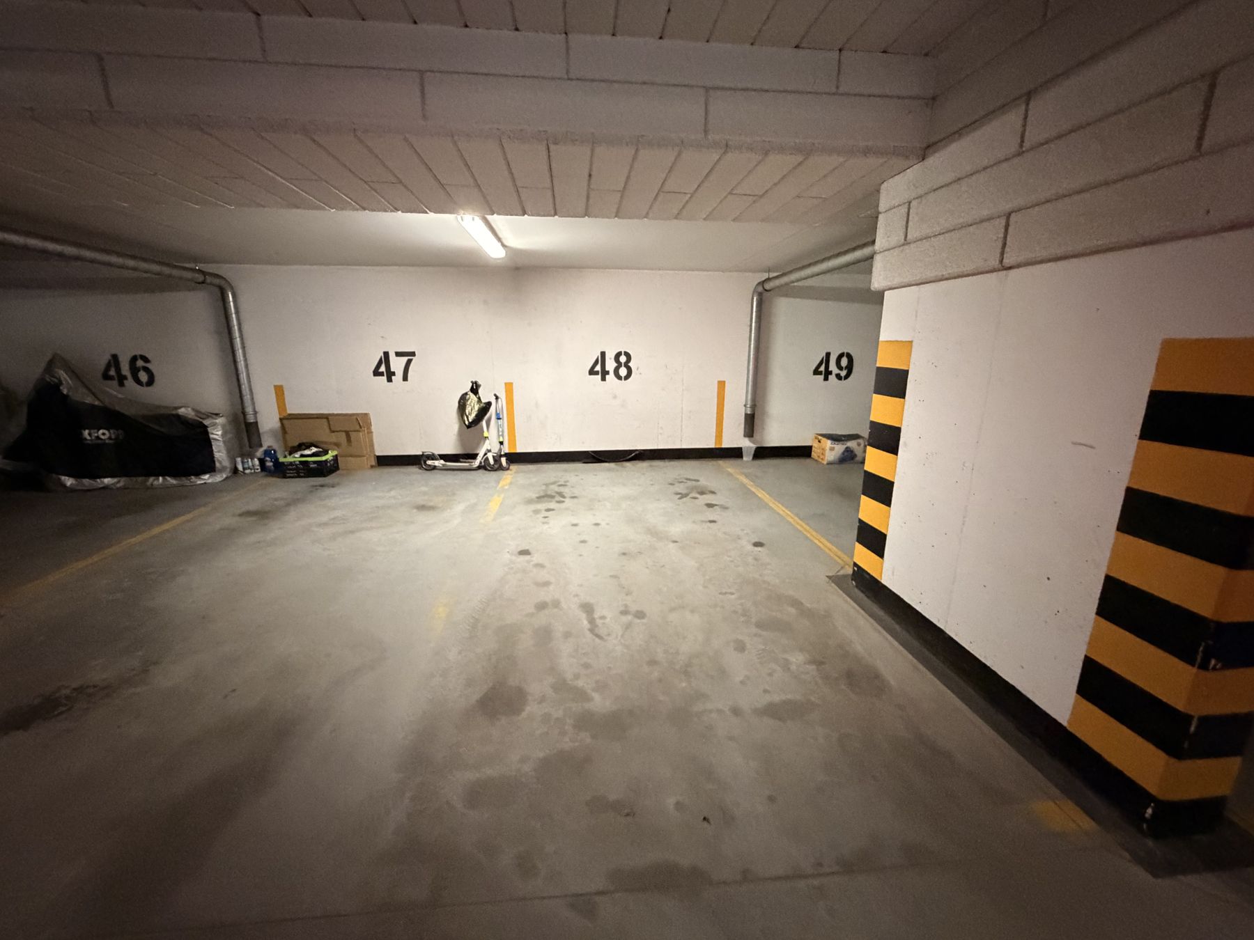 Miejsce postojowe nr 48 w hali (opcja)